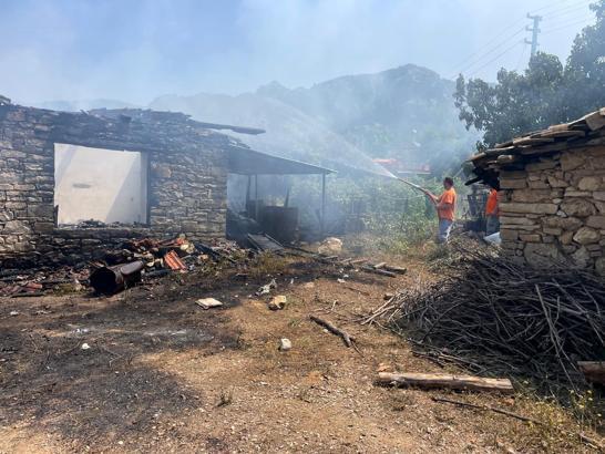 Tüp kaçağını çakmakla kontrol edince evi ve 80 bin lirası yandı