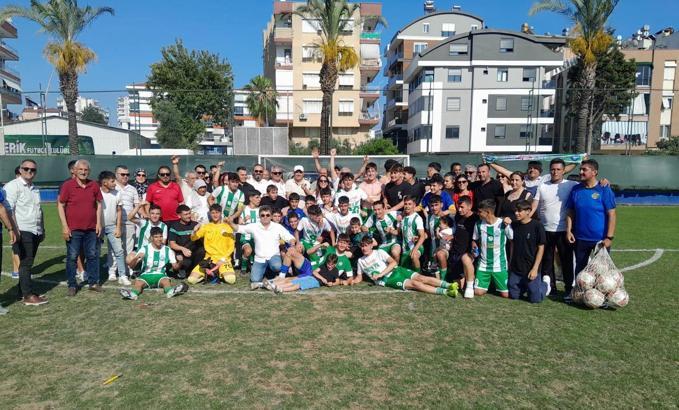 Serik Belediyespor U17 takımı Antalya şampiyonu