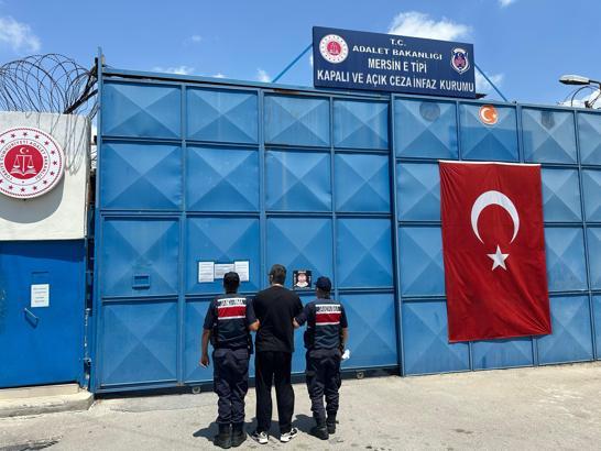 Aranan hükümlü limon bahçesinde yakalandı