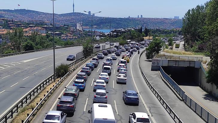 İstanbul- 15 Temmuz Şehitler Köprüsü'nde bayram trafiği