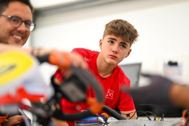 Alp Aksoy, podyum mücadelesi için İtalya’da