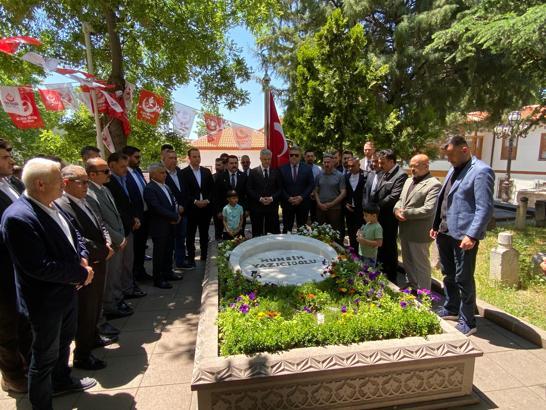 BBP heyeti, Muhsin Yazıcıoğlu'nun mezarını ziyaret etti