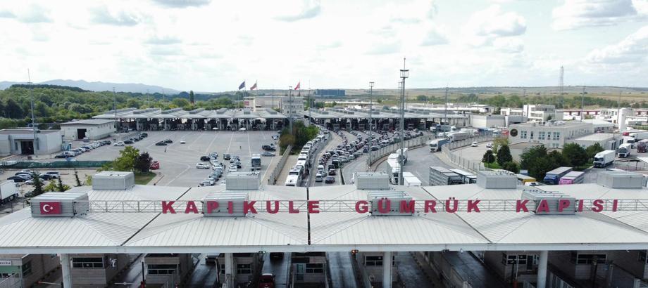 Edirne Valisi Sezer: Bayramda 4 sınır kapısında 396 personel görev alacak