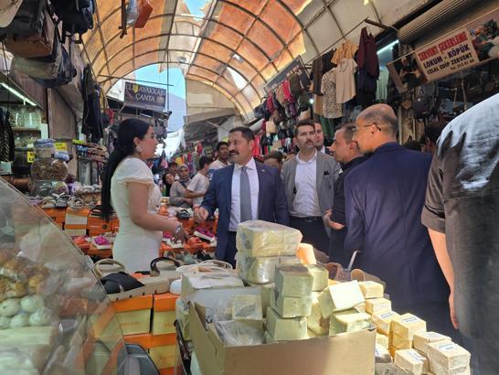 Vali Masatlı, Uzun Çarşı esnafıyla bayramlaştı