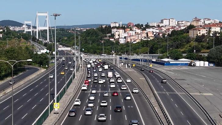 İstanbul- İstanbul'da bayram trafiği havadan görüntülendi