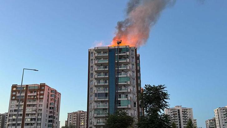 Diyarbakır’da 13 katlı apartmanda yangın paniği; Anne ve 3 çocuğu hayatını kaybetti