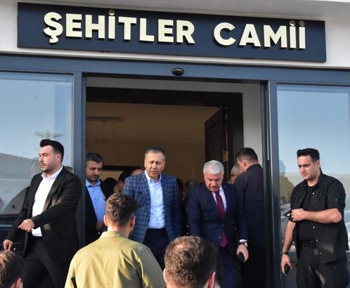 Bakan Yerlikaya'dan bayramda trafiğe çıkacak sürücülere uyarı