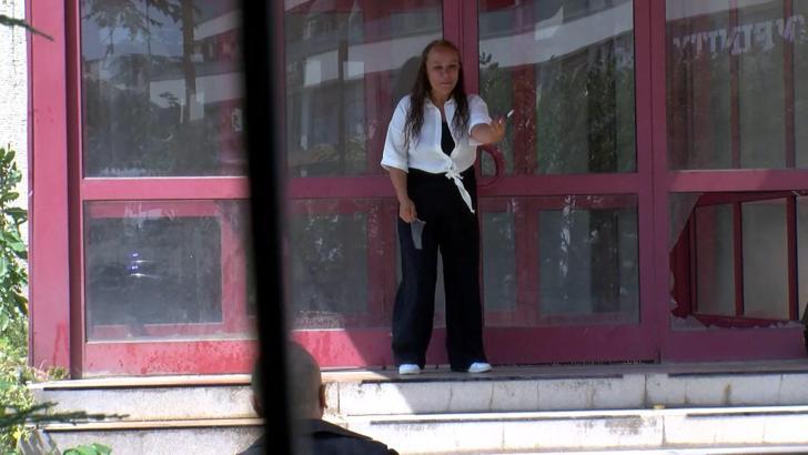 İstanbul-Pendik'te iş yerinin önünde benzin döküp kendini yakmaya çalıştı, polis ikna etti