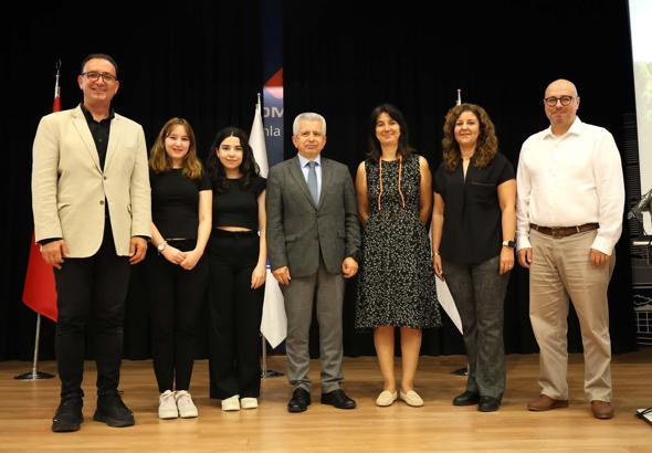 İzmir Ekonomi'den 'yeni nesil öğrenme' modeli