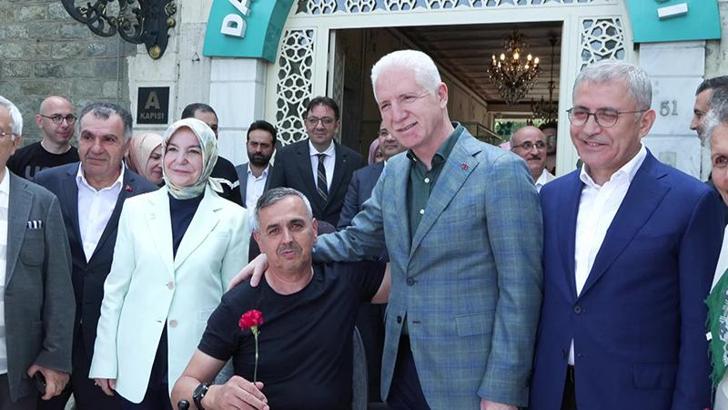 Vali Gül'den Darülaceze'ye bayram ziyareti