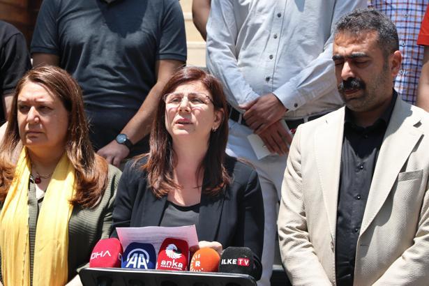 Anne ile 3 çocuğunun öldüğü yangında birçok kişiyi kurtaran nakliyeci o anları anlattı (2)