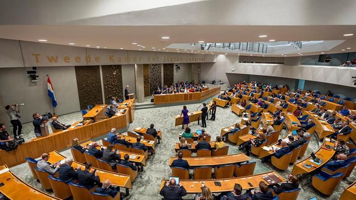 Hollanda erken seçim için 29 Ekim’de sandık başına gidecek