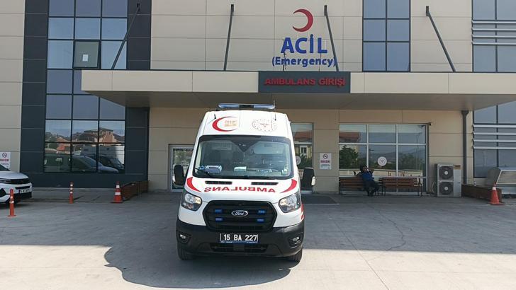 Üzerine kepçe düşen kadın hastanelik oldu