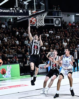 Beşiktaş - Anadolu Efes: 87-90