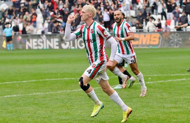 Karşıyaka'da yıldızlar kopuyor