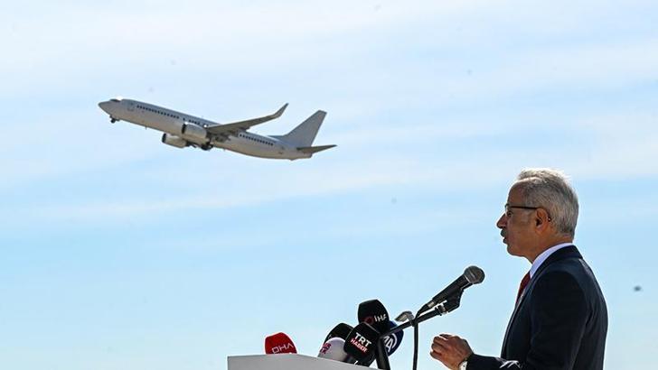 Bakan Uraloğlu: 5 ayda hava yolunu kullanan yolcu sayısı 85,5 milyona yaklaştı