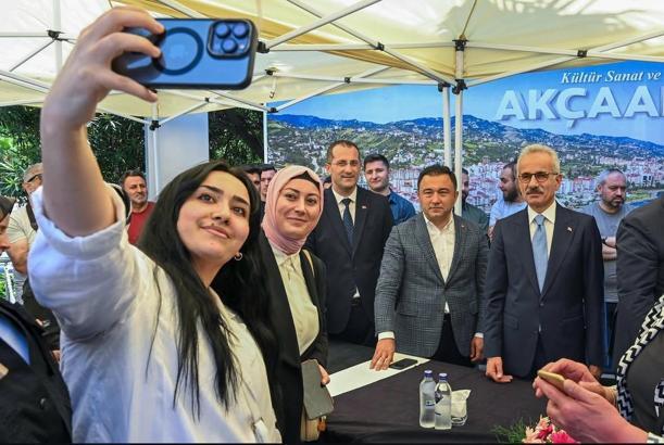 Bakan Uraloğlu: Bayram trafiğinde; olağanüstü bir durum yok, yoğunluk az