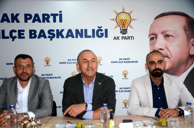 AK Parti Serik ilçe başkanlığında bayramlaşma töreni
