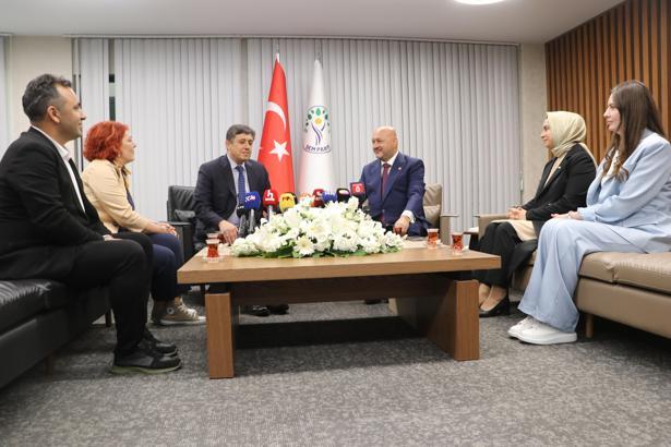 Siyasi partiler arasında bayramlaşma ziyaretleri (6)