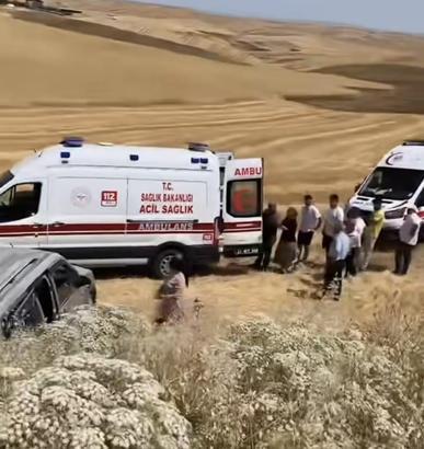 Diyarbakır’da hafif ticari araçla otomobil çarpıştı: 6 yaralı