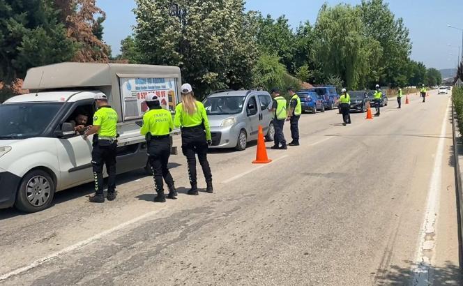 Polis ve jandarmadan ortak denetim: 11 sürücüye 42 bin TL ceza kesildi