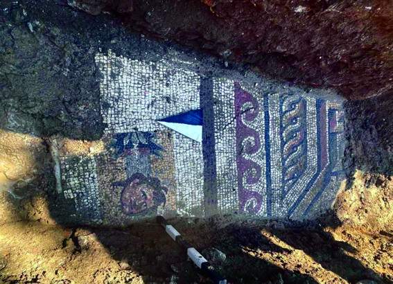 Altyapı çalışmasında 1500 yıllık mozaik bulundu