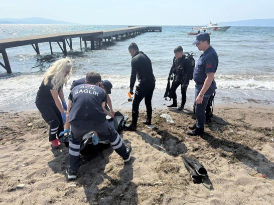 İskeleden denize atlayan Abdulhamit boğuldu, onu kurtarmak isteyen kişi son anda kurtarıldı