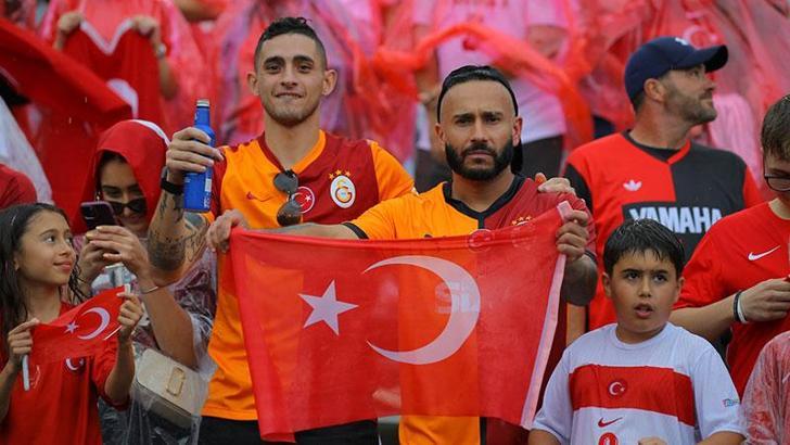 ABD - Türkiye maçı için Amerika kıtasındaki Türkler maça akın etti