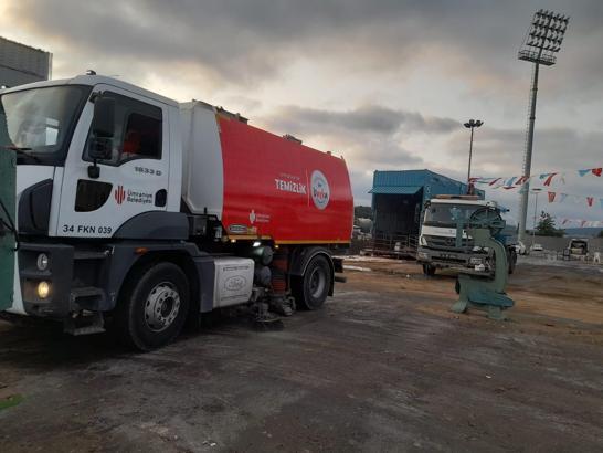 Ümraniye Belediyesi, Kurban Bayramı süresince ilçe genelinde temizlik çalışmalarını sürdürüyor
