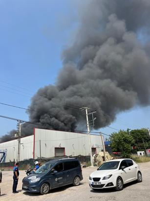 Kocaeli'de boya tesisinde yangın