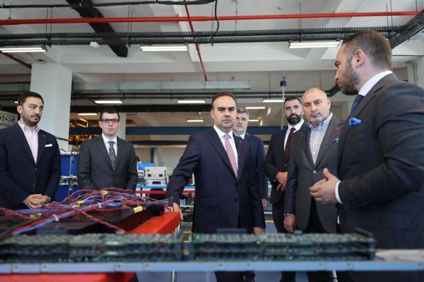Bakan Kacır: Türkiye'nin savunma sanayine güç veren girişimlere destek olmaya devam edeceğiz