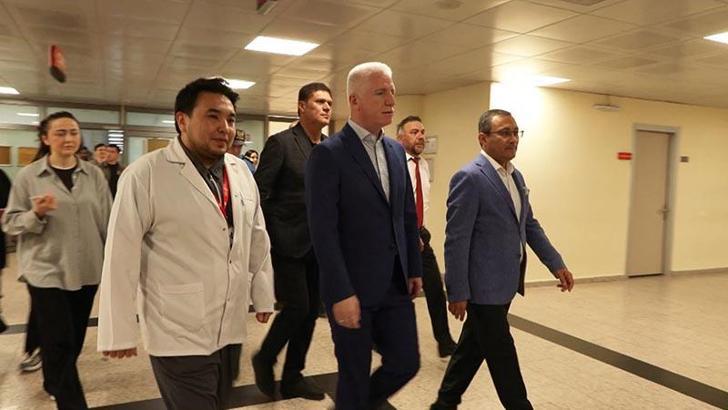 Vali Gül'den Bağcılar Eğitim ve Araştırma Hastanesi’ne bayram ziyareti