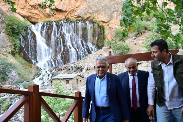 Başkan Büyükkılıç’tan Kapuzbaşı ve Derebağ Şelalelerine davet