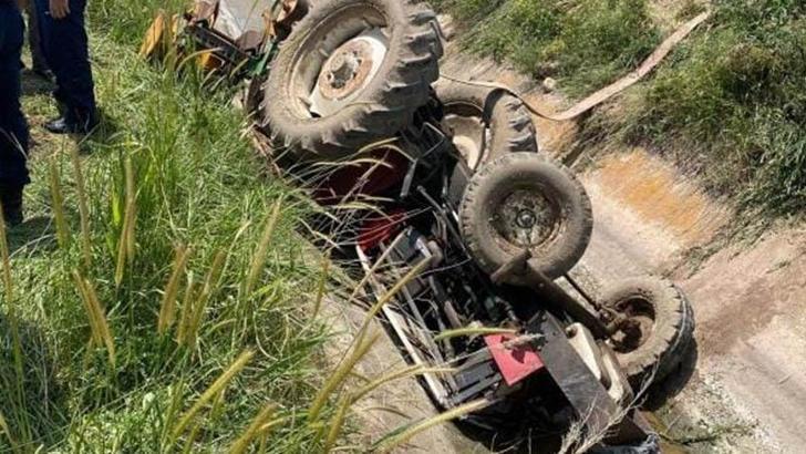 Traktör, sulama kanalına devrildi: 1 ölü