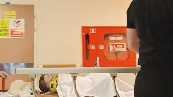 Balkondan düşen çocuk ağır yaralandı