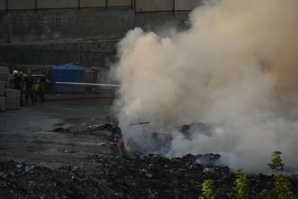 İzmir'de çöplük yangını