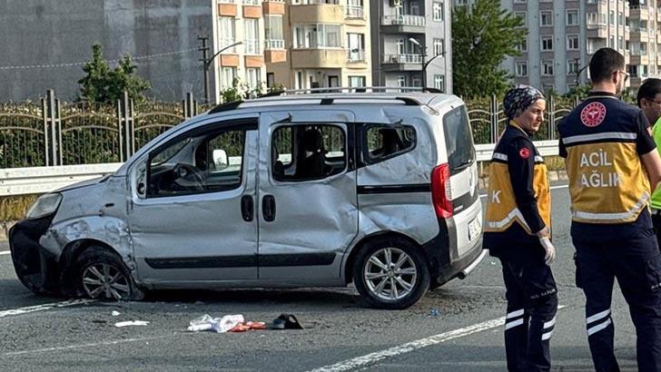 Rize'de hafif ticari araç, bariyerlere çarptı: 2 ölü, 3 yaralı