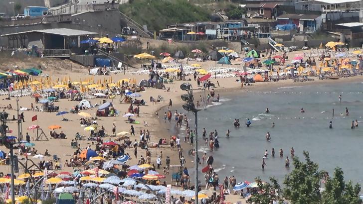 İstanbul - Şile'deki plajlarda bayram hareketliliği