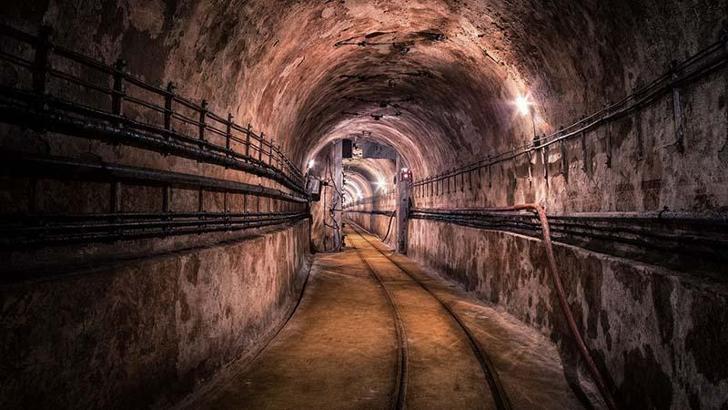 Almanya, savaş riskine karşı metro istasyonları ve otoparkları sığınaklara dönüştürecek