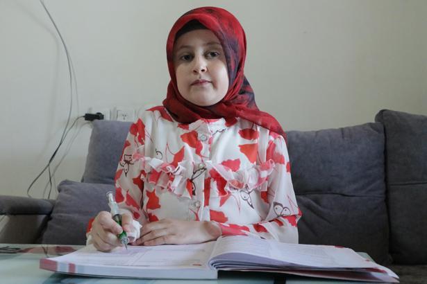 Karaciğer nakli bekleyen Zeynep ve ailesi, bayramı buruk geçiriyor