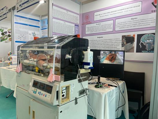 Öğrencilerden yenidoğan ölümlerini azaltmaya yönelik yapay zeka destekli kuvöz