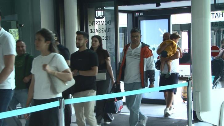 İstanbul - Tatil dönüşleri başladı; havalimanlarında uçuş ve yolcu yoğunluğu yaşanıyor
