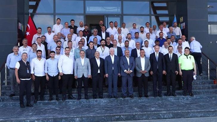 Vali Gül, İstanbul Havalimanı Taksiciler Kooperatifi'ni ziyaret etti