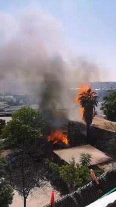 İstanbul- Avcılar'da otluk alandaki yangın iş yerlerine sıçramadan söndürüldü