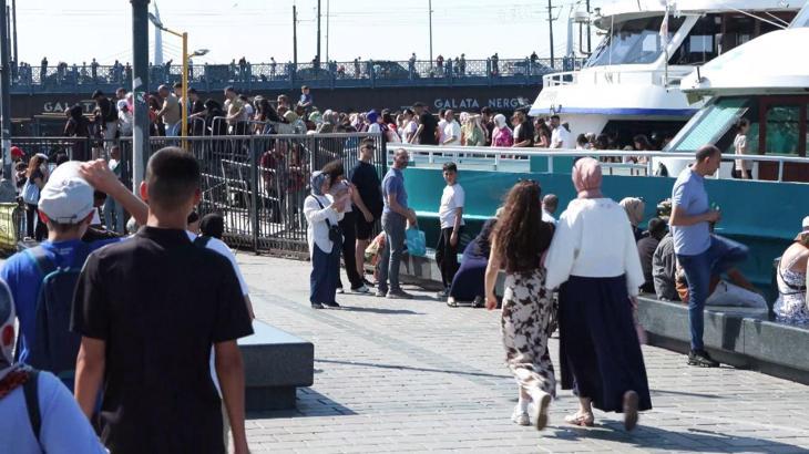 İstanbul- Eminönü'nde bayramın son gününde de yoğunluk devam etti