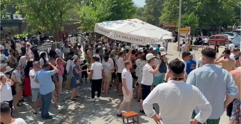 Kanyonda başına taş düşen 3 yaşındaki Yamaç, ağır yaralandı