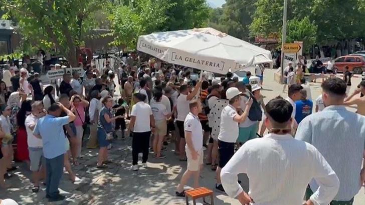 Kanyonda başına taş düşen 3 yaşındaki Yamaç, ağır yaralandı