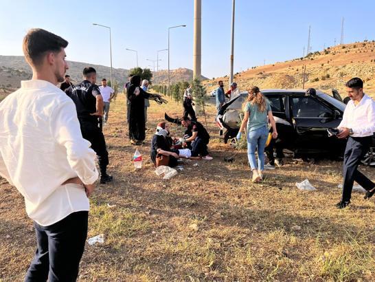 Mardin'de cip ile hafif ticari araç çarpıştı; 9 yaralı