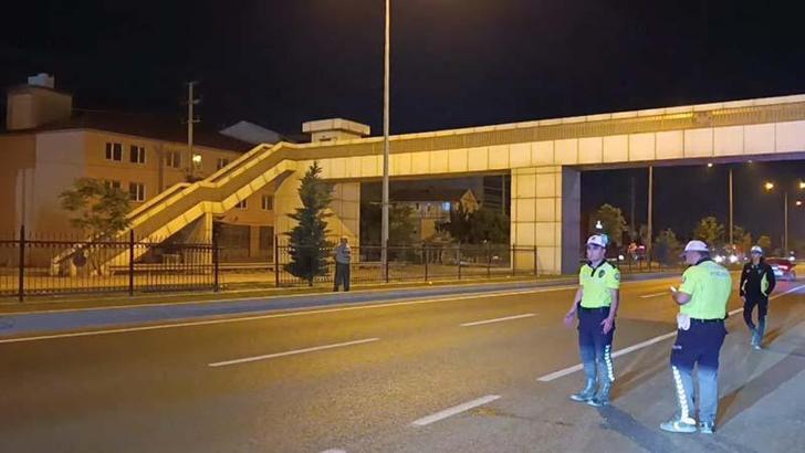 Üst geçidi kullanmayıp, yoldan karşıya geçmeye çalışan yayaya otobüs çarptı