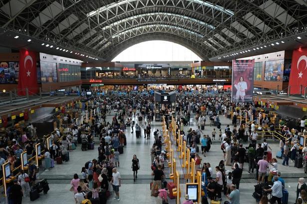 Sabiha Gökçen Havalimanı 5 günde 701 bini aşkın yolcuya hizmet verdi